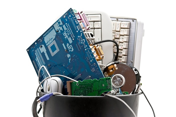 What Items Should Never Go in Curbside Recycling?